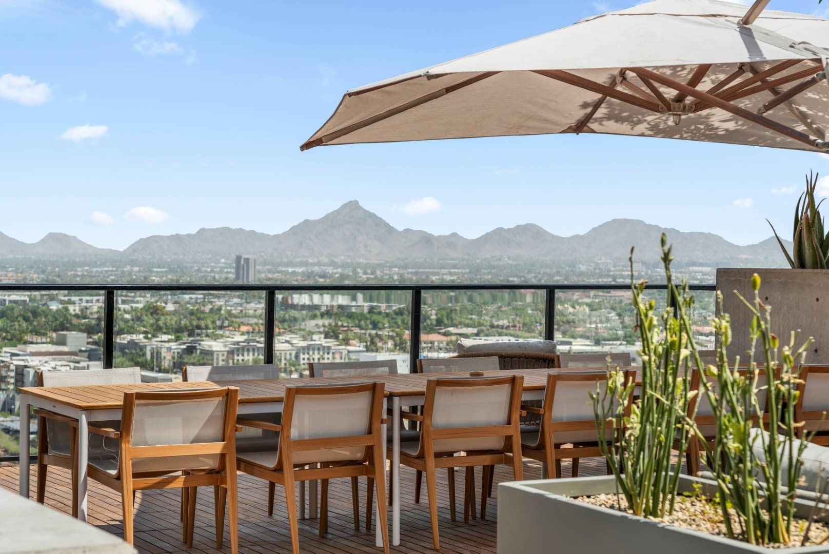Exterior view of Saiya apartments for rent in Phoenix
